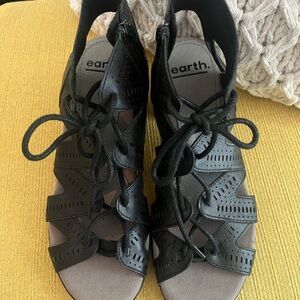 Earth ~ Steph Malli strappy sandal with block heel